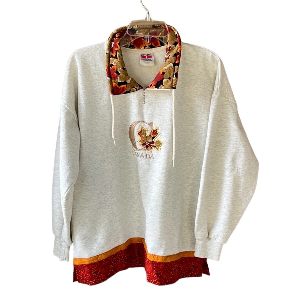 Vintage CityScape Canada Graphic Embroidered Sweatshirt Gray Maple Leaf Trim SzM
